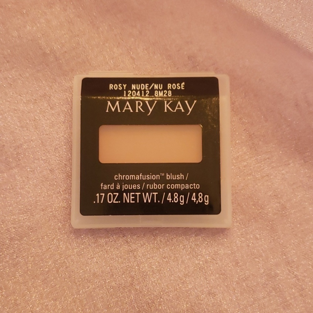 Rosy nude blush